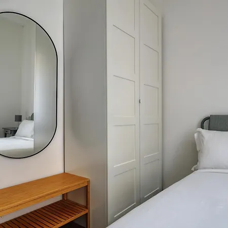Joivy Chic 3-Bed Flat Near Colonne Di San Lorenzo Milan Exterior photo