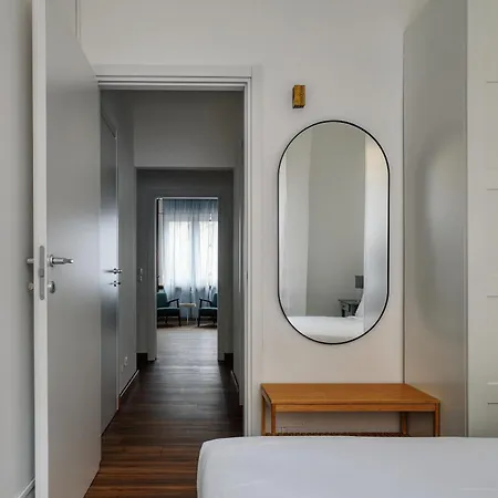 Joivy Chic 3-Bed Flat Near Colonne Di San Lorenzo Milan Exterior photo